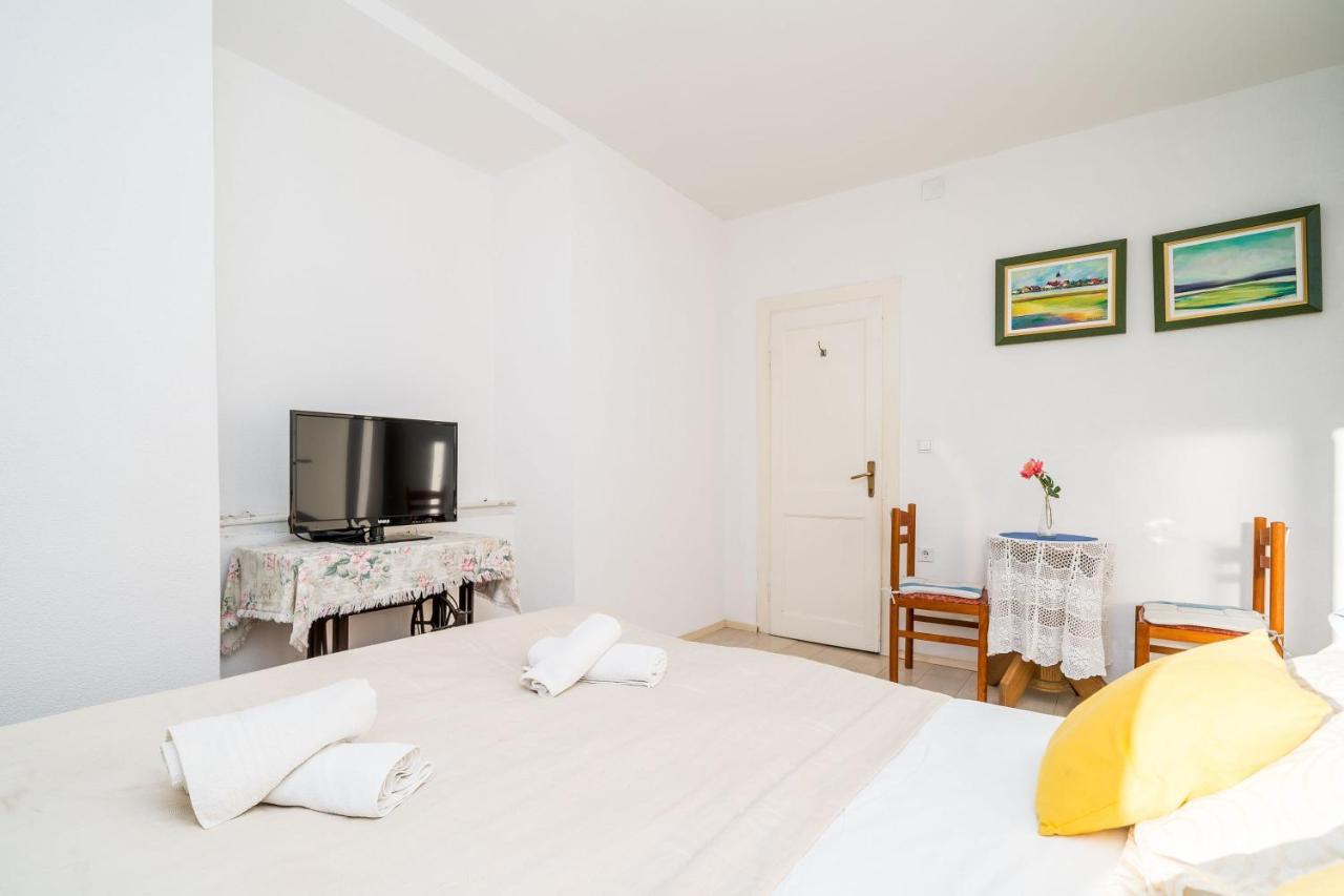 Deluxe With A Terrace View At Old Gate *