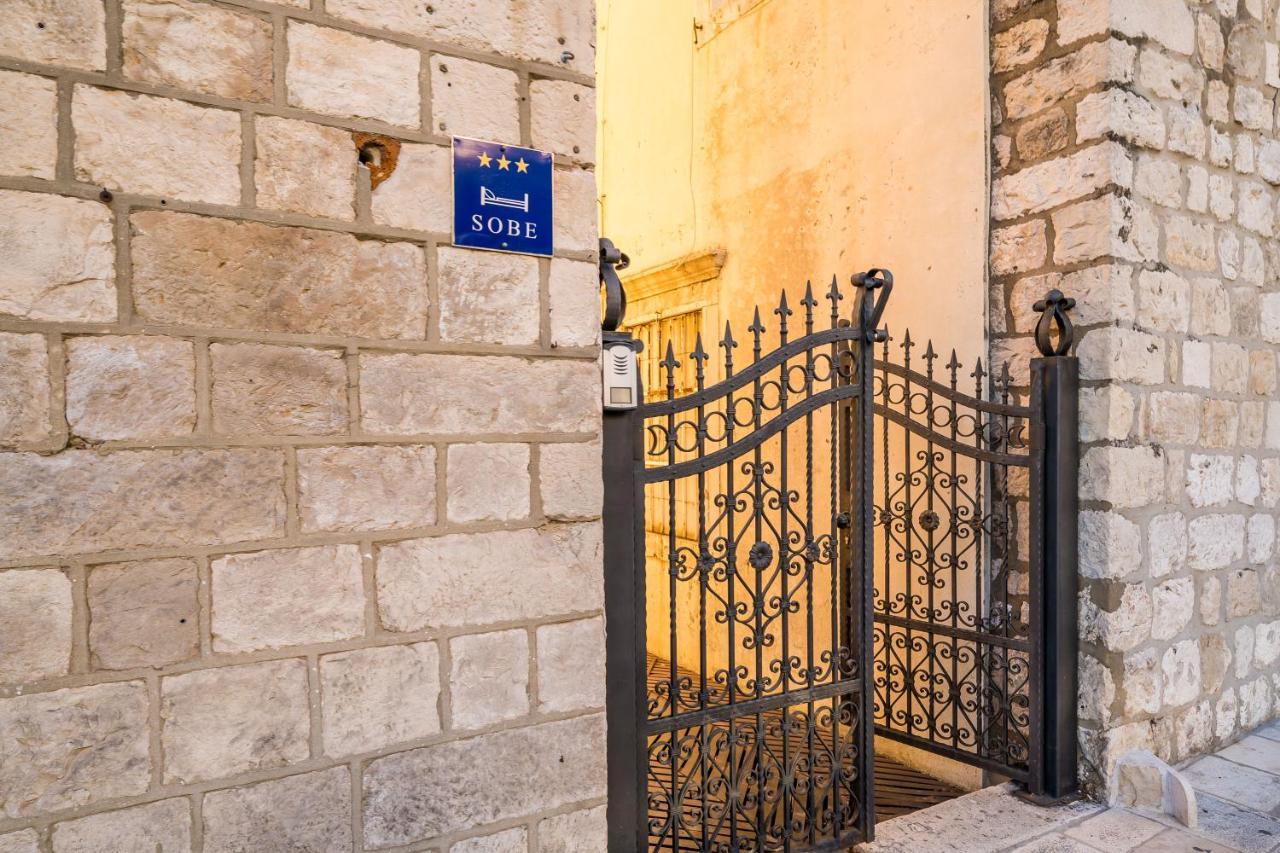 Deluxe With A Terrace View At Old Gate * Ragusa